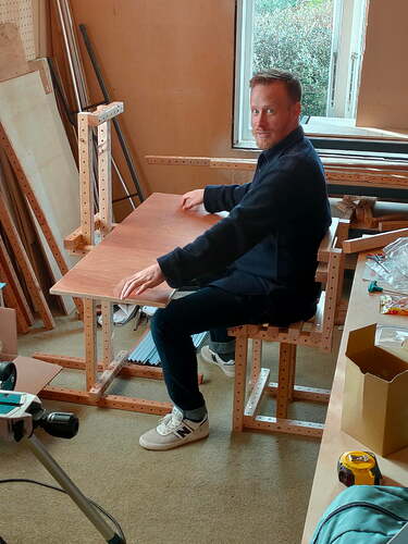 grid-kit-grid-beam-sitting-desk